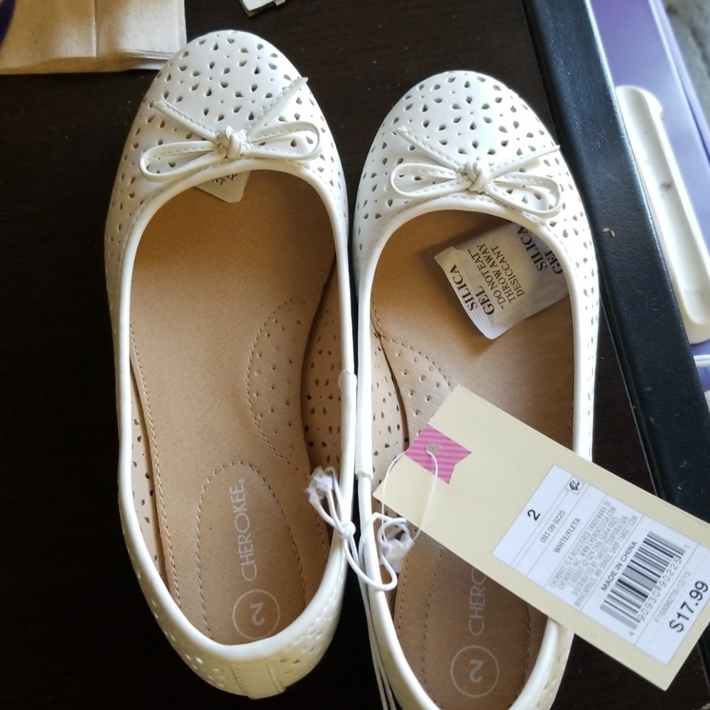 Shoes - Picture 3 of 3